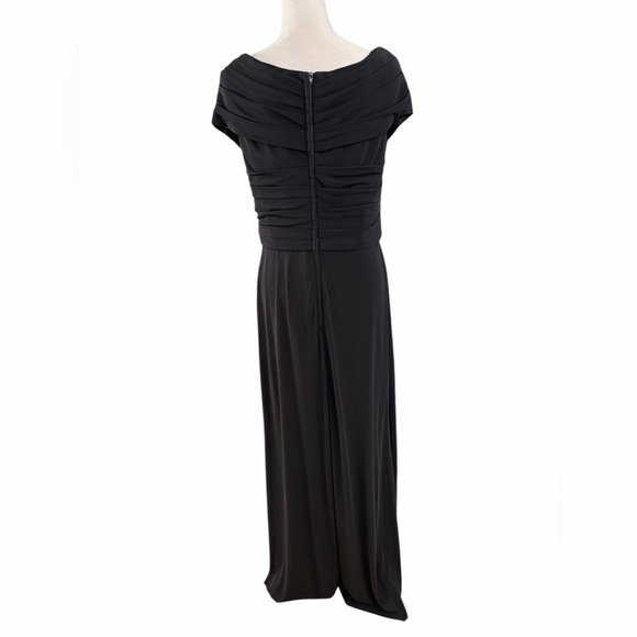 La Femme Ruched Jersey Long Gown with V-neckline black Dress - Picture 8 of 11